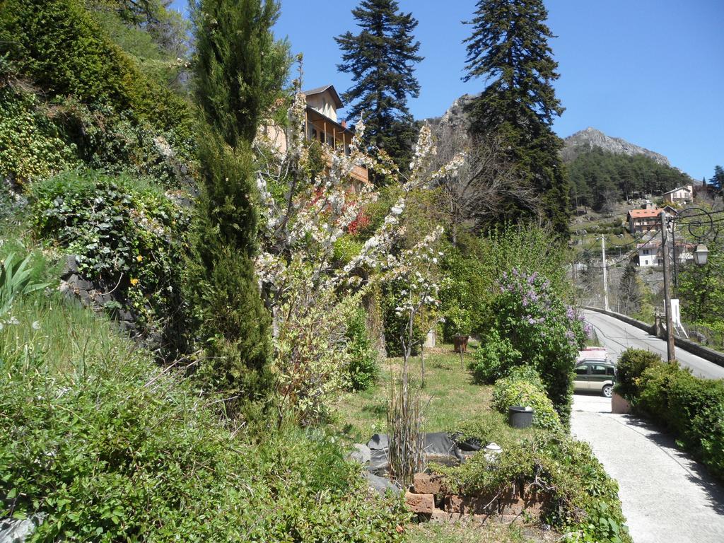 Chambres D'Hotes Casa SylvanaSaint-Dalmas-de-Tende エクステリア 写真