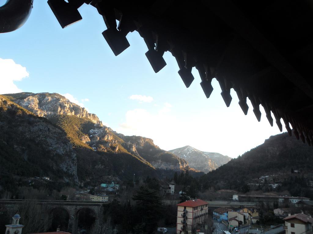 Chambres D'Hotes Casa SylvanaSaint-Dalmas-de-Tende エクステリア 写真