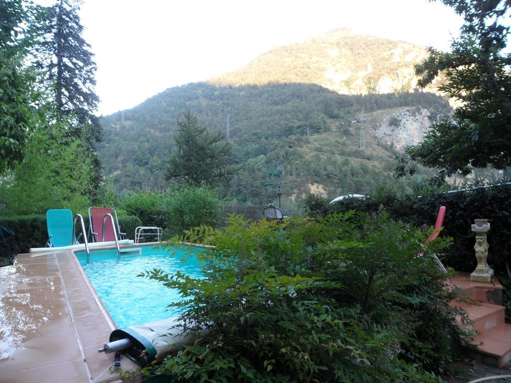 Chambres D'Hotes Casa SylvanaSaint-Dalmas-de-Tende エクステリア 写真