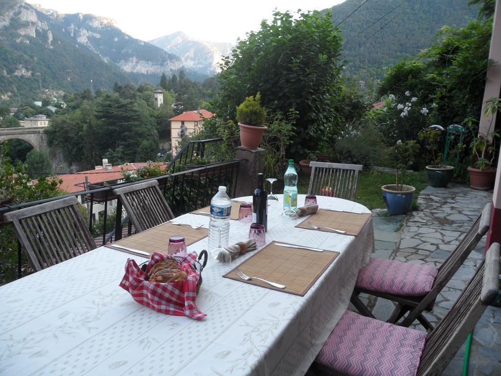 Chambres D'Hotes Casa SylvanaSaint-Dalmas-de-Tende エクステリア 写真